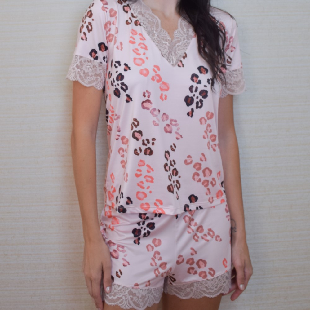 Gracious - Inverno 2024 - Shortdool Com Renda Aplicada No Decote, Mangas E Shorts