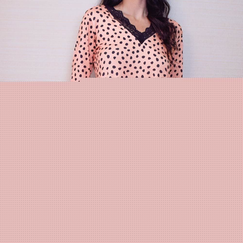 Ticiane Pinheiro - Inverno 2024 - Camisola Manga Longa Com Renda No Decote E Nas Mangas